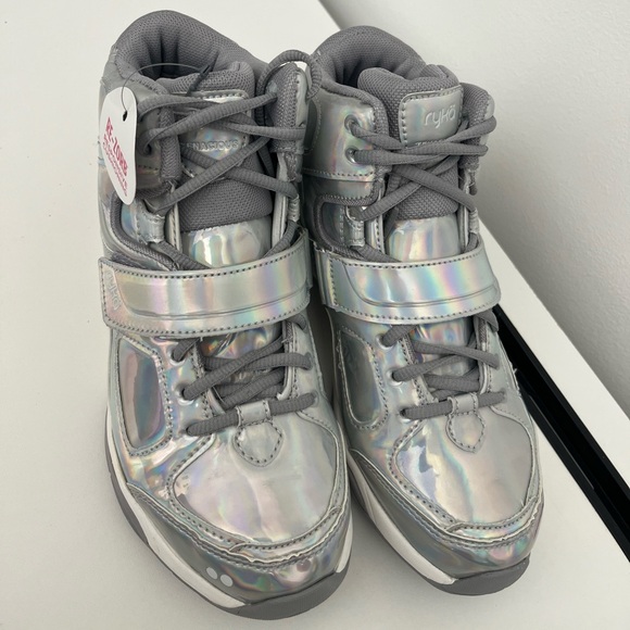 Ryka Women's Tenacious Patent Silver Iridescent Comfort
Training Sneakers - Picture 12 of 16